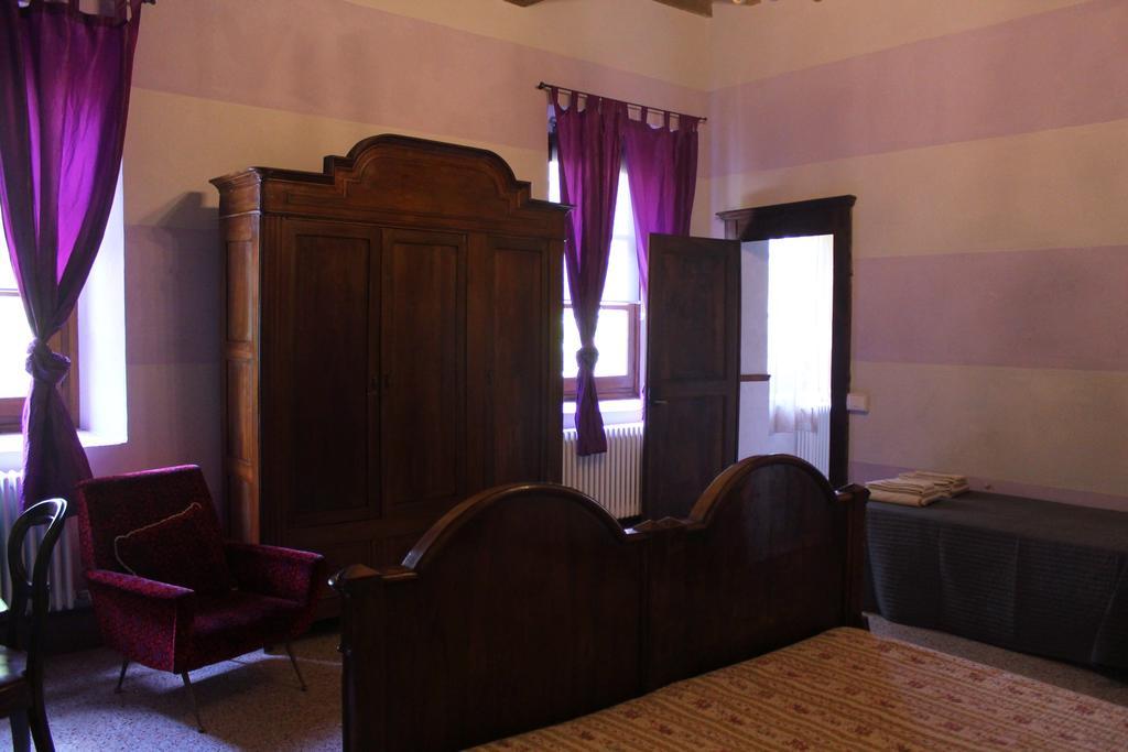 Room And Breakfast Torre Felino Habitación foto